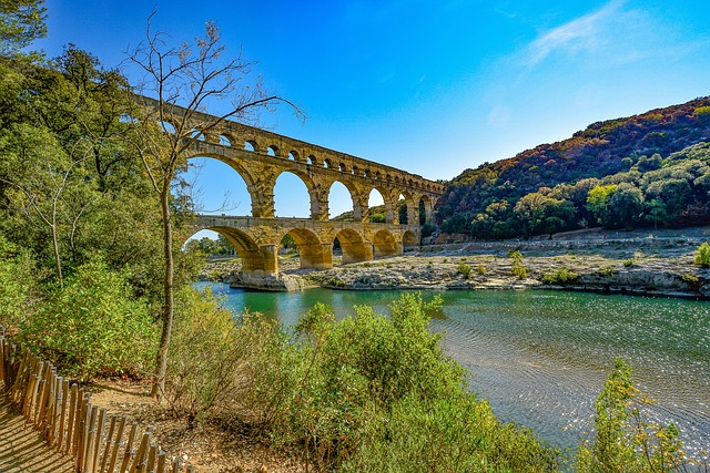 Votre Guide Ultime pour Camper près du Pont du Gard: Activités, Conseils et Hébergement