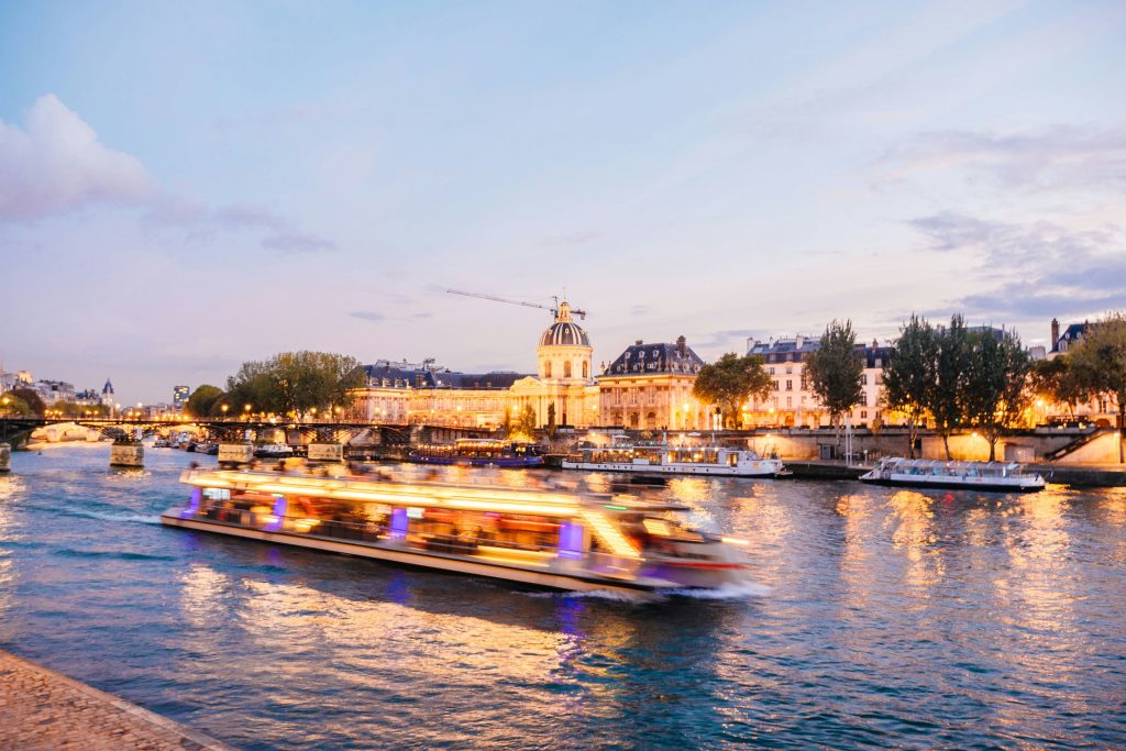 Croisière sur la Seine en bateau Mouche